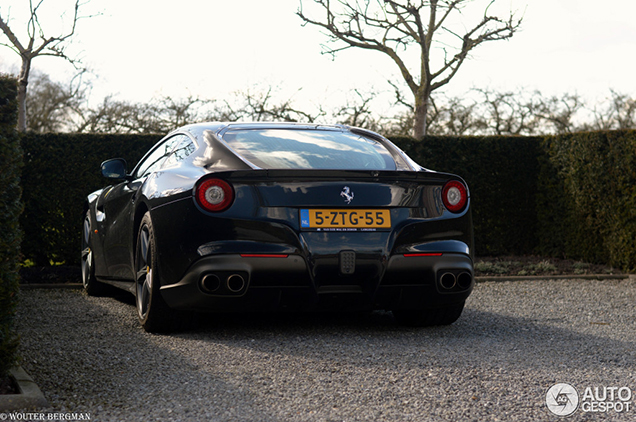 Spot van de dag: Ferrari F12berlinetta