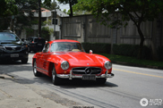 Millions rolling by in Sao Paulo: Mercedes-Benz 300 SL