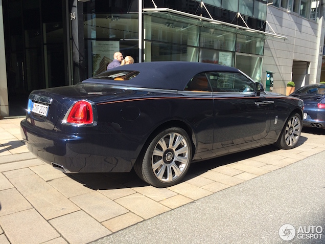 Rolls-Royce Dawn laat het breed hangen in Hamburg