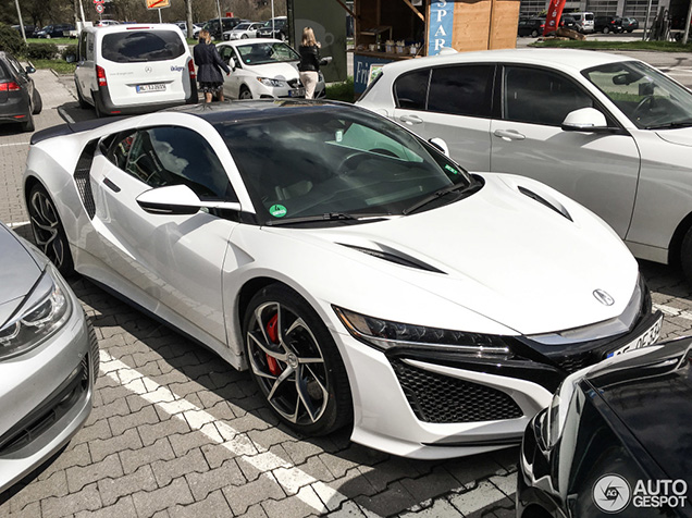Gespot: Acura NSX 2016		
