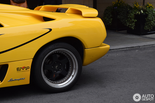 Lamborghini Diablo SV laat zien dat Londen ook stijlvol kan zijn