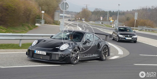 Spyshots: Porsche 991 GT2 RS Mule