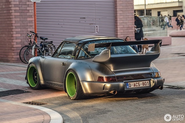 RWB Porsche 964 is een opvallende gast in Knokke