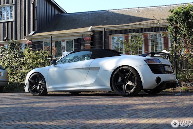 Trouw eens in een Audi R8 V10 Spyder