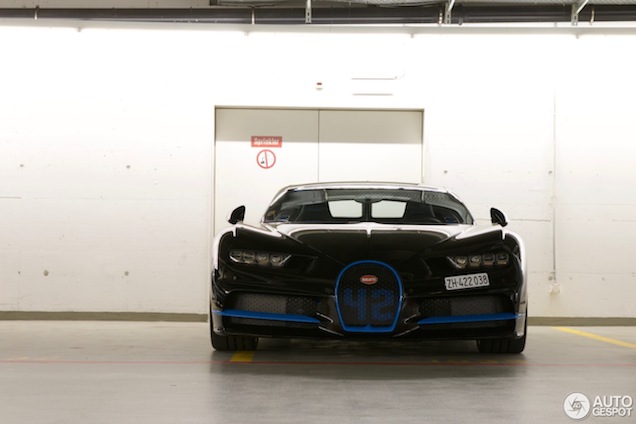 Zwarte Bugatti Chiron is perfect door zwarte details