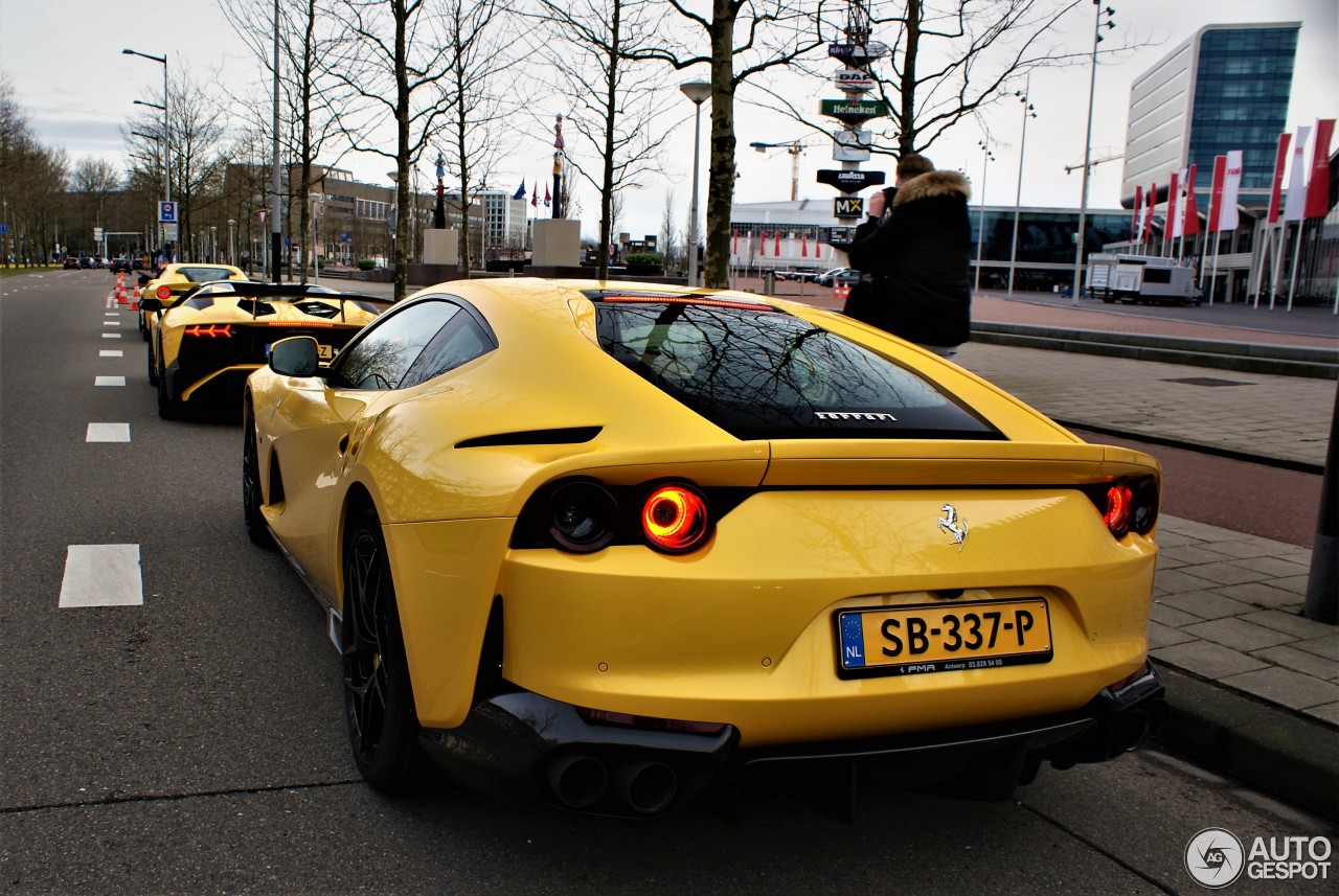 Spot van de dag: geel groepje beursverlaters