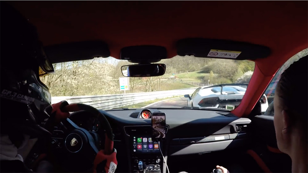 Filmpje: Porsche en Lamborghini gaan compleet los op de Ring
