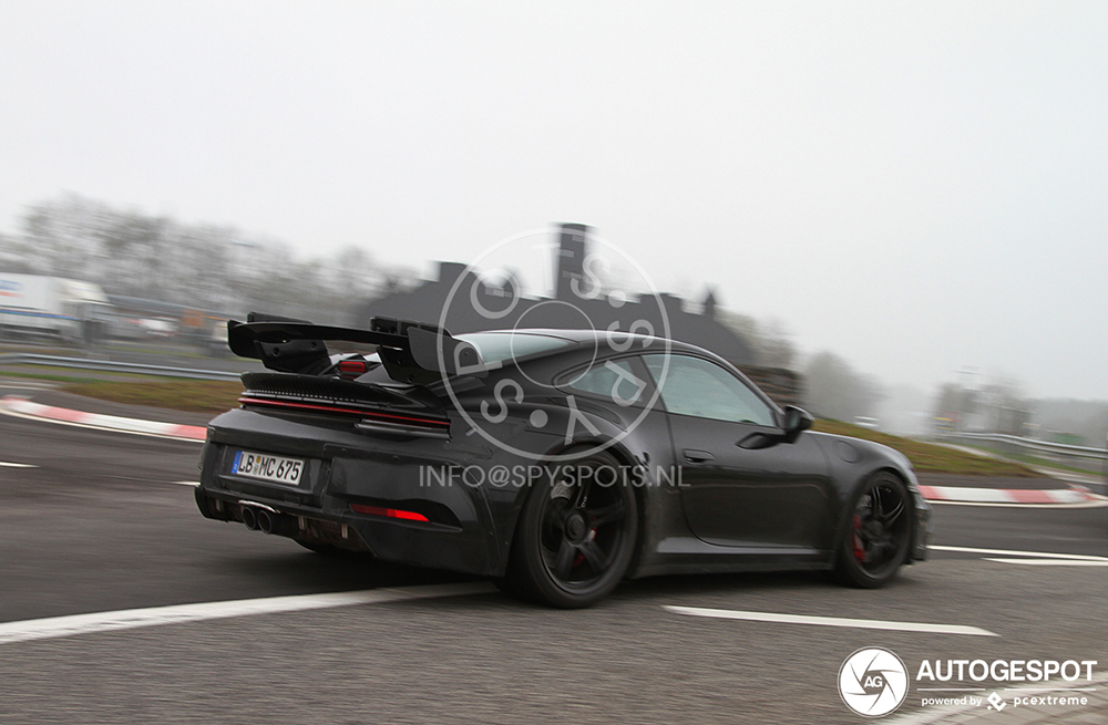 Porsche 992 GT3 test nog steeds met de aparte vleugel