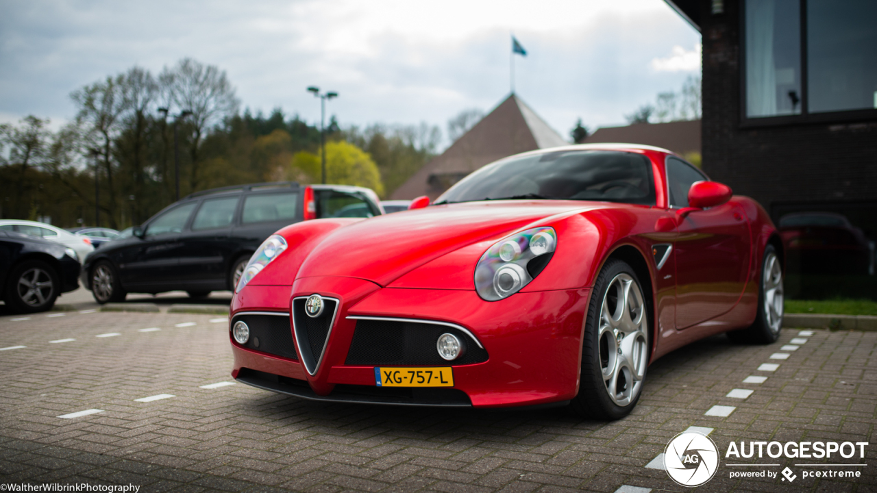 Twee nieuwe Alfa Romeo 8C's in korte tijd op NL kenteken