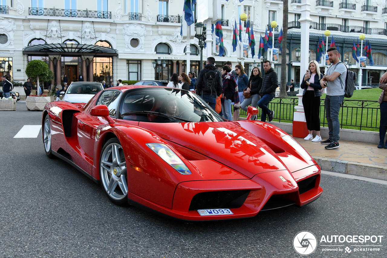 Monaco laat nieuwe Ferrari Enzo Ferrari zien