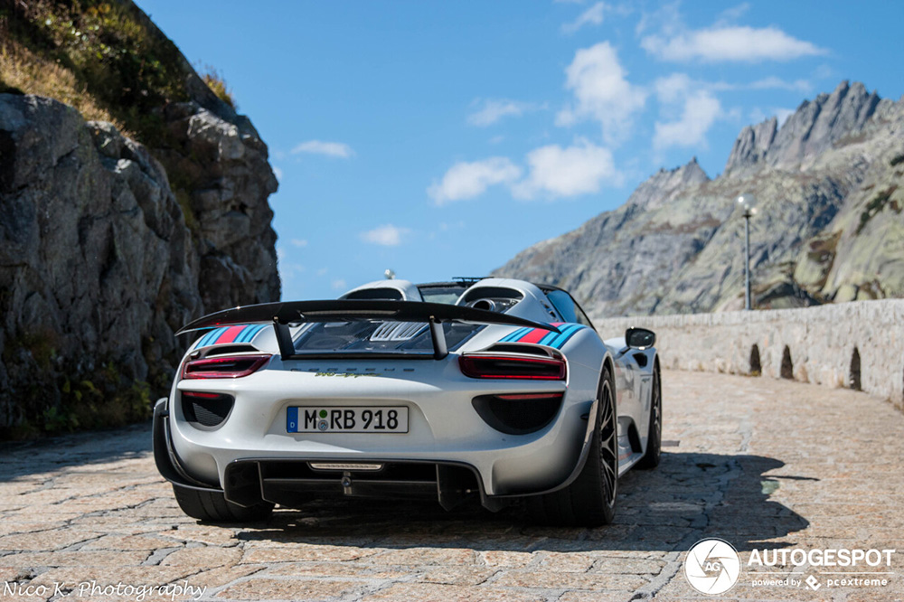 Grimselpass is niet de lekkerste om te rijden met Porsche 918 Spyder