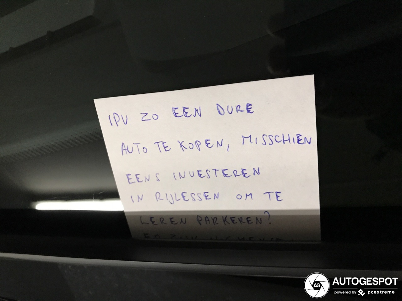 BMW i8 staat niet zoals het hoort