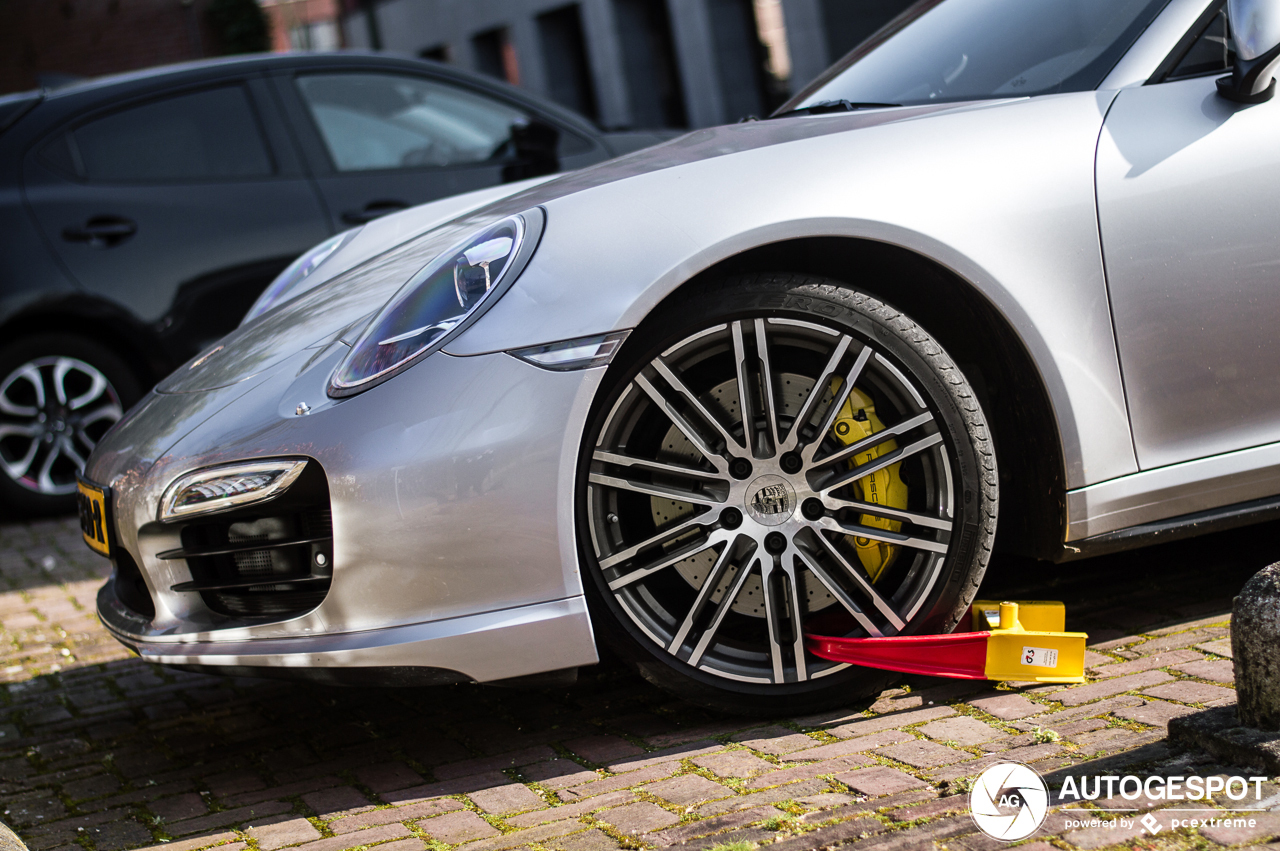 Porsche 991 Turbo Cabriolet op slot gezet