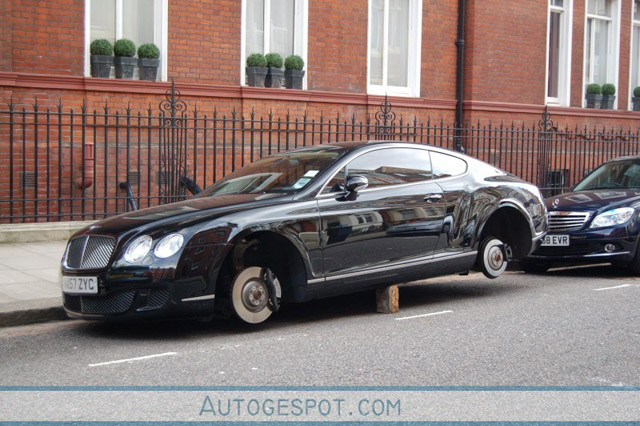 Gezocht: twee velgen van een Bentley Continental GT Speed