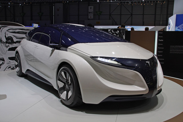 Tesla Motors toont nieuw model in 2013