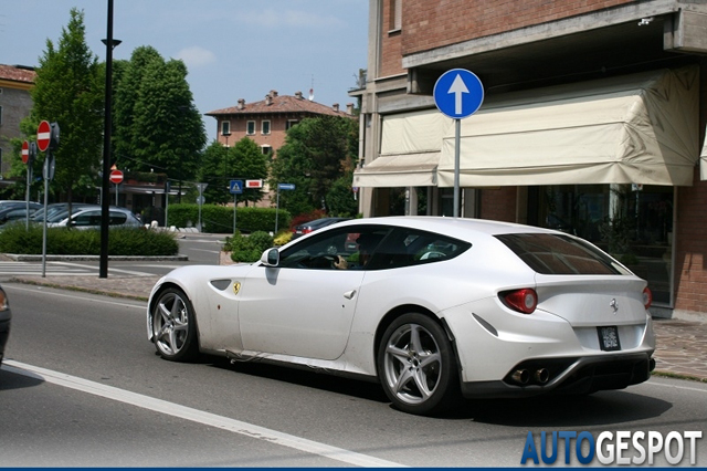 Spot van de dag: Ferrari FF