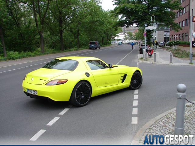 Primeur gespot: Mercedes-Benz SLS AMG E-Cell