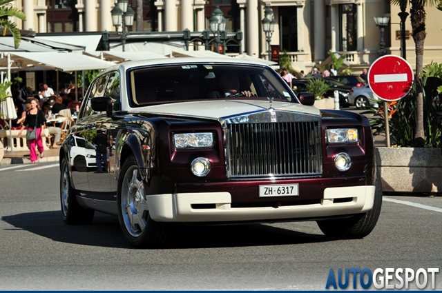 Strange sighting: two-tone Rolls-Royce EWB