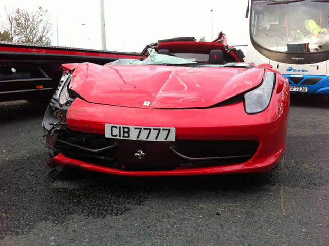 Ferrari 458 Italia krijgt noodlottig ongeval