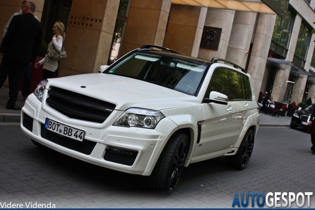 Gespot: Mercedes-Benz Brabus GLK V8 6.1