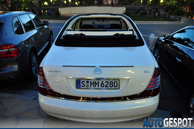 Primeur gespot: Maybach 62 S Landaulet 2011