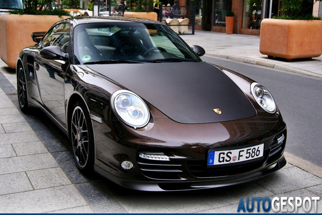 Gespot: Macadamia Porsche 997 Turbo S