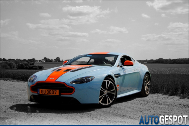Topspot: Aston Martin V12 Vantage in Gulf kleuren