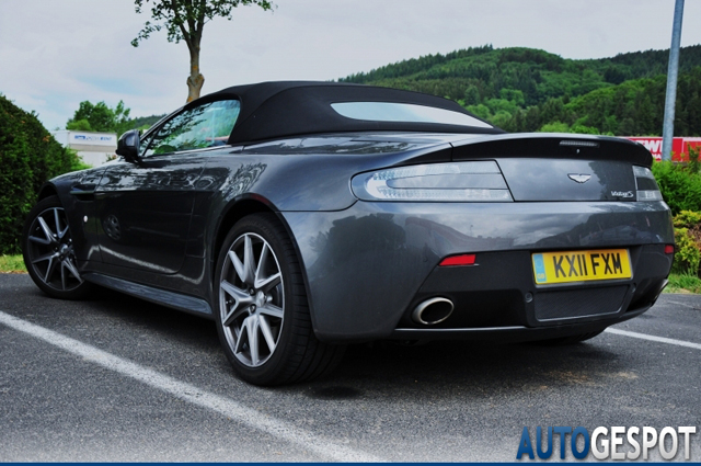 Primeur gespot: Aston Martin V8 Vantage S Roadster