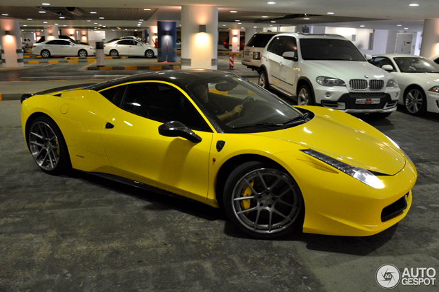 Carbon fiber for the win: Ferrari 458 Italia in Dubai