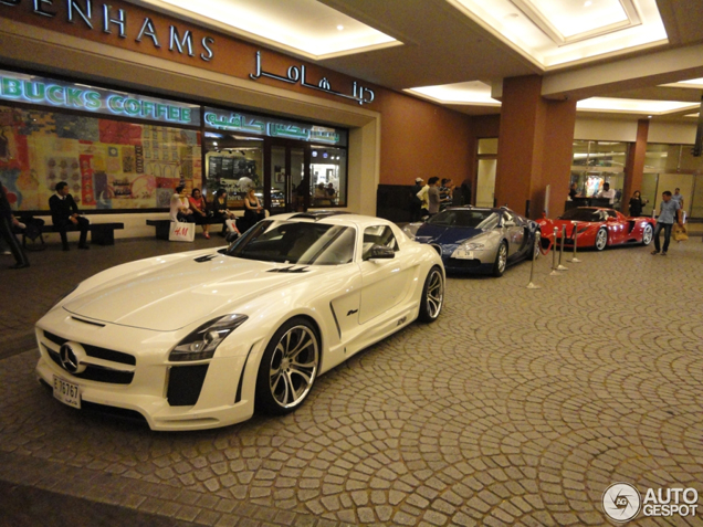 Generations of supercars next to each other: mega combo in Dubai