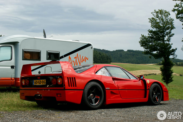 Lefgozer: met je Ferrari F40 naar de Nürburgring