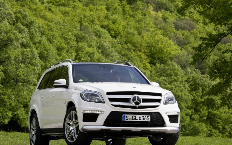 Eerste foto's van de Mercedes-Benz GL 63 AMG!
