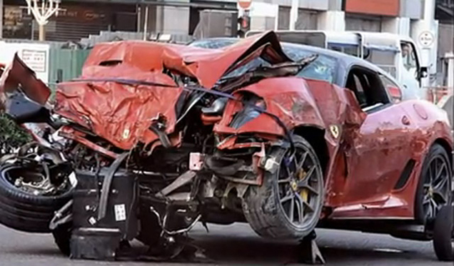 Absurd hard crash met Ferrari 599 GTO
