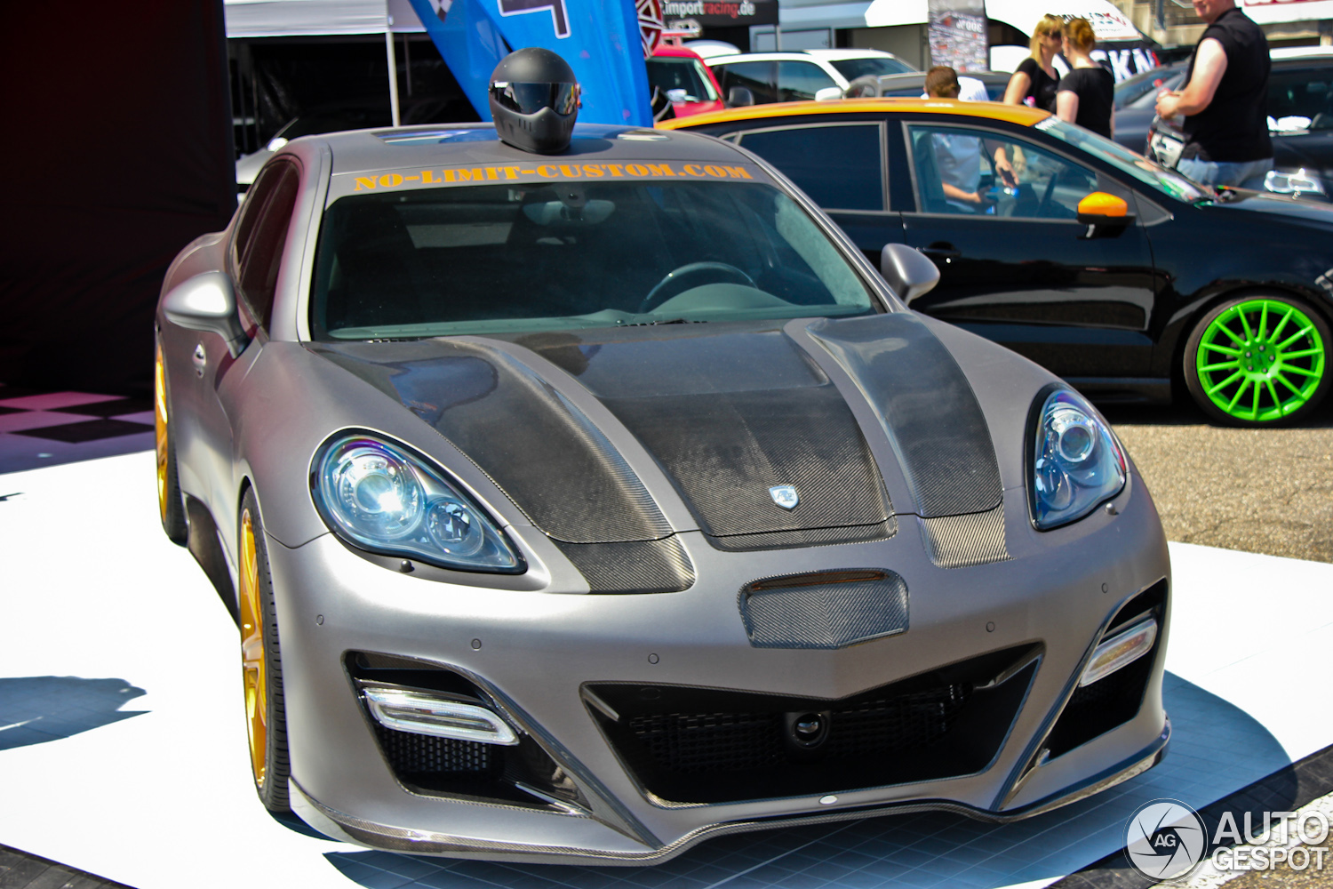 Sport Auto High Performance Days 2012: Panamera door No Limit Custom