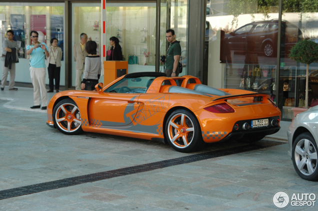 Un monstre orange de chez Porsche spotté: la Porsche Carrera GT TechArt