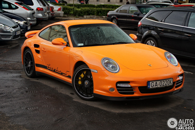 Désormais aussi spottée en orange : la Porsche 997 Turbo S