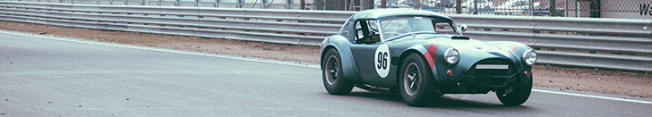 Foto nostalgiche di una AC Cobra al Circuito di Zandvoort