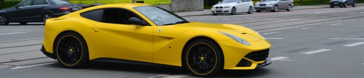 Ferrari F12berlinetta gialla con cerchi neri!