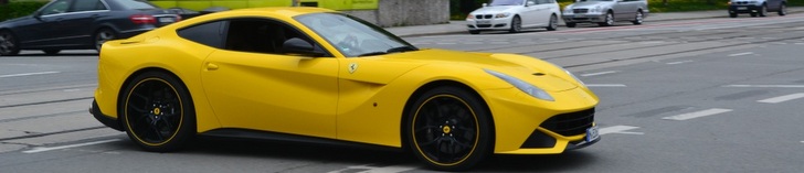 Une Ferrari F12berlinetta joliment personnalisée