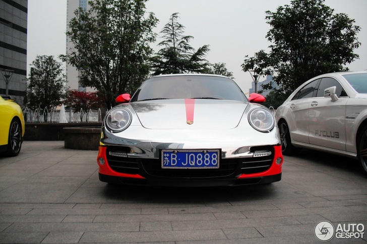 Porsche Turbo S gespot met de S van Shiny