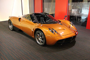 Zu verkaufen: Wunderschöner orangefarbener Pagani Huayra