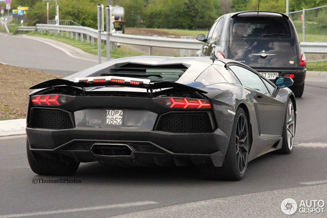 Spyshots: krachtigere Lamborghini draait warm op de Ring