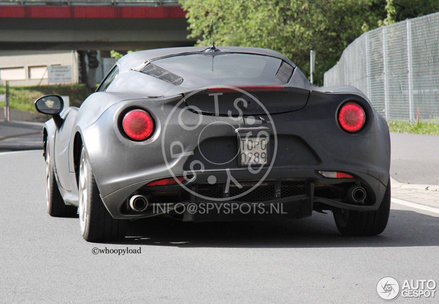 Spyshots: Alfa Romeo 4C