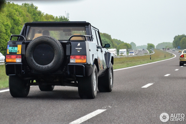 Spot van de dag: Lamborghini LM002