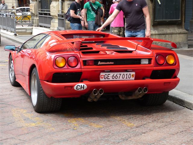 Lamborghini 50th Anniversary Grand Tour vastgelegd bij de fabriek