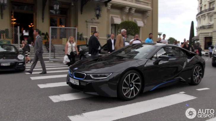BMW i8 probeert zieltjes te winnen in Monaco