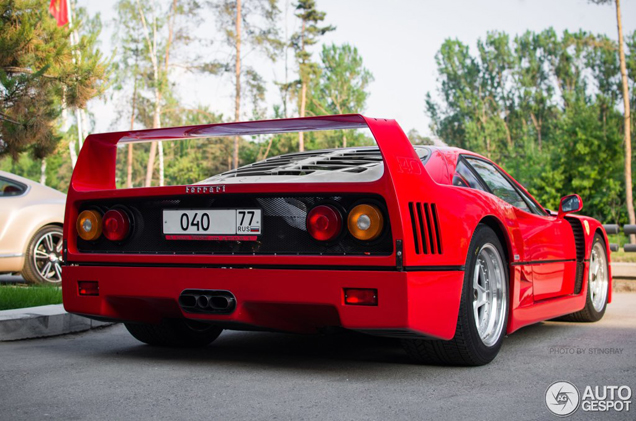 Ferrari F40 prachtig vastgelegd in Moskou