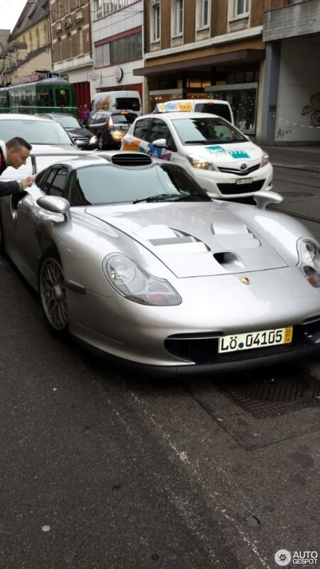 Porsche 996 GT1 blijft een geweldenaar