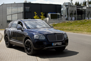 Bentley Bentayga loses more and more camouflage