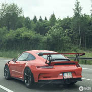 Porsche 991 GT3 RS spotted from a Bentley